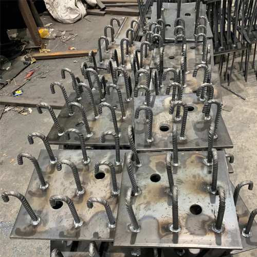 图纸中如何确定东营预埋件的位置？